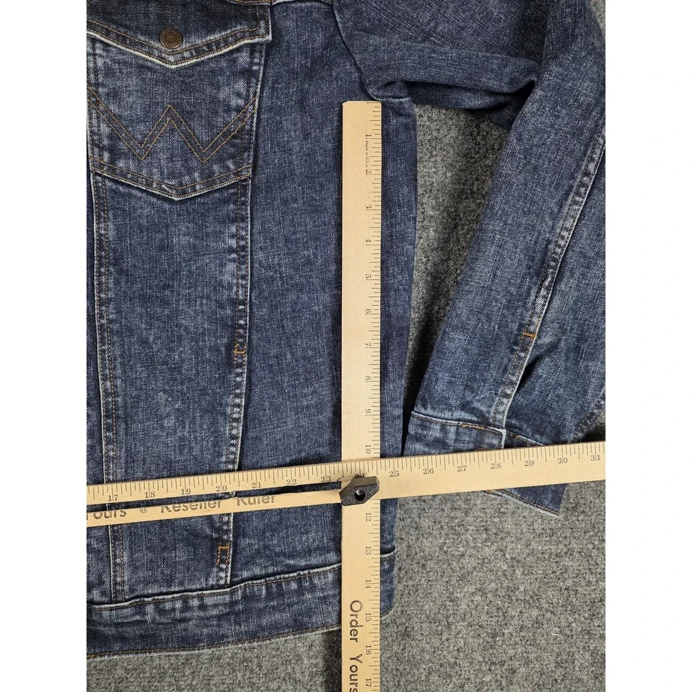 VTG Wrangler Jacket Mens Medium Blue Denim Trucker Button Front Stretch MJM13IA